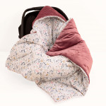 Zavinovacia deka s kapucňou do autosedačky - ružovo biela 